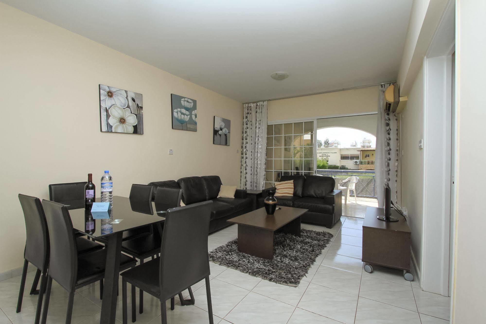 Santa Barbara Complex Apartamento Limassol Exterior foto